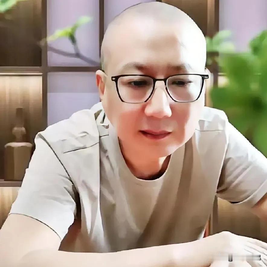杨老吊唁现场老汪为何大哭？第一，老汪说：“他特别怀念八