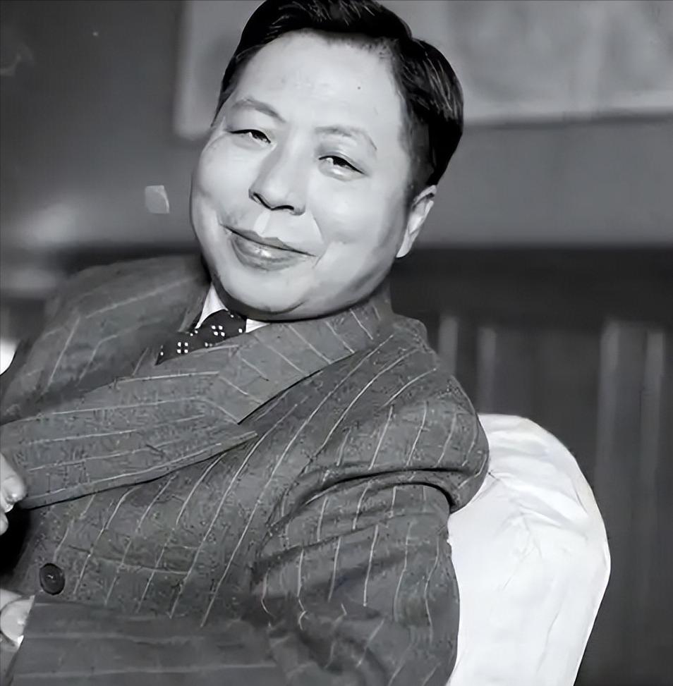 1952年，蒋介石过生日，请吴国桢吃饭，第二天还派了一个司机送他回去，谁知半路