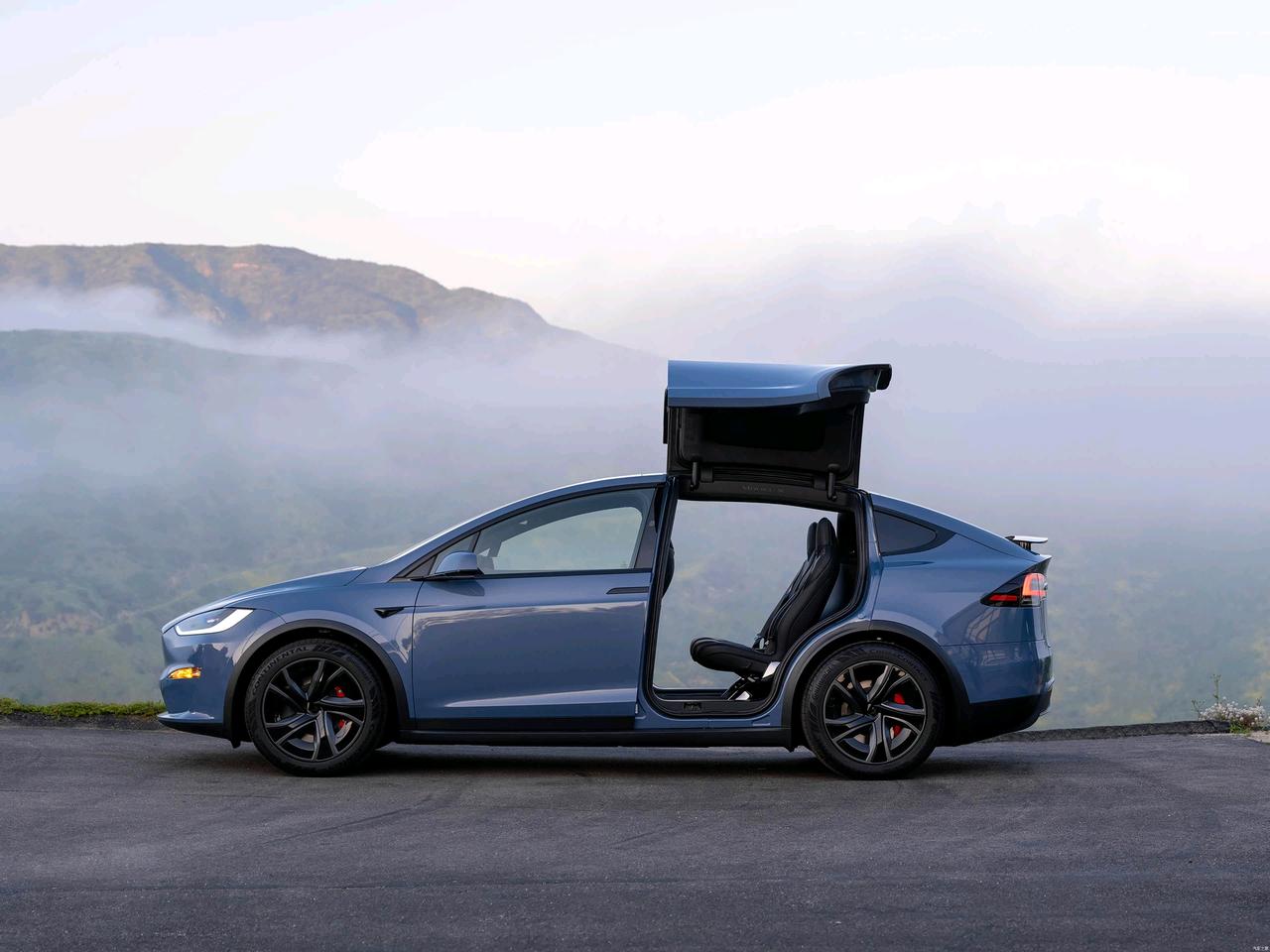 刚开年，特斯拉就扔出一颗行业重磅炸弹。1月29日，马斯克在财报电话会上正式官宣：