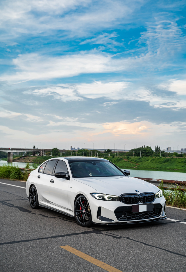 月薪3.2k买宝马！真实感受【用车感受】为什么我选了宝马3系标轴？操控感满分