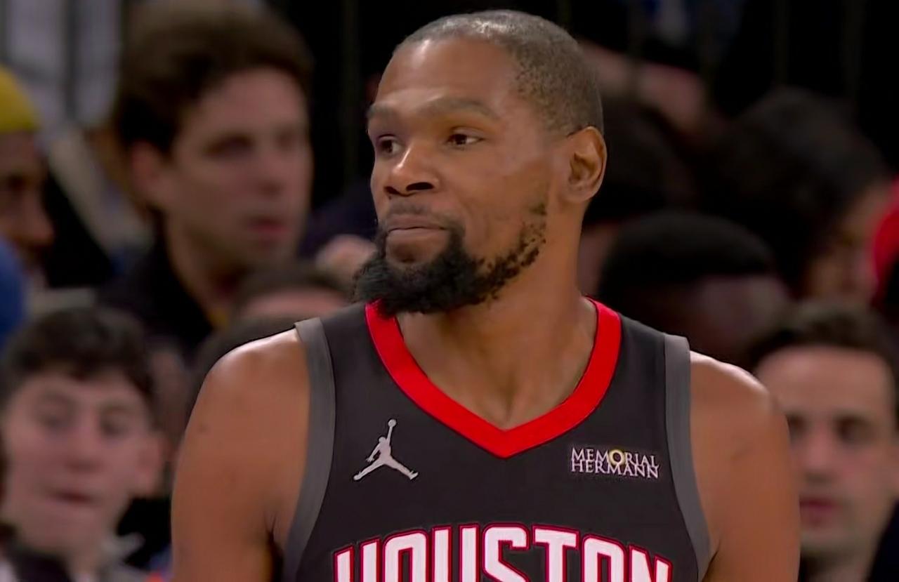 火箭被马刺三杀！4点输球因素解析：第一：三分球投射差距太大，火箭三分球8/2