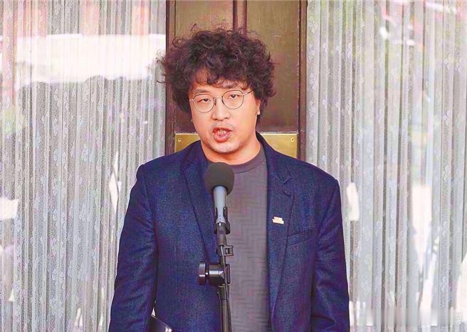 沈伯洋说，大陆对他本人及父亲公司实施制裁，表示大陆“连呼吸都当成台独”。但是，像