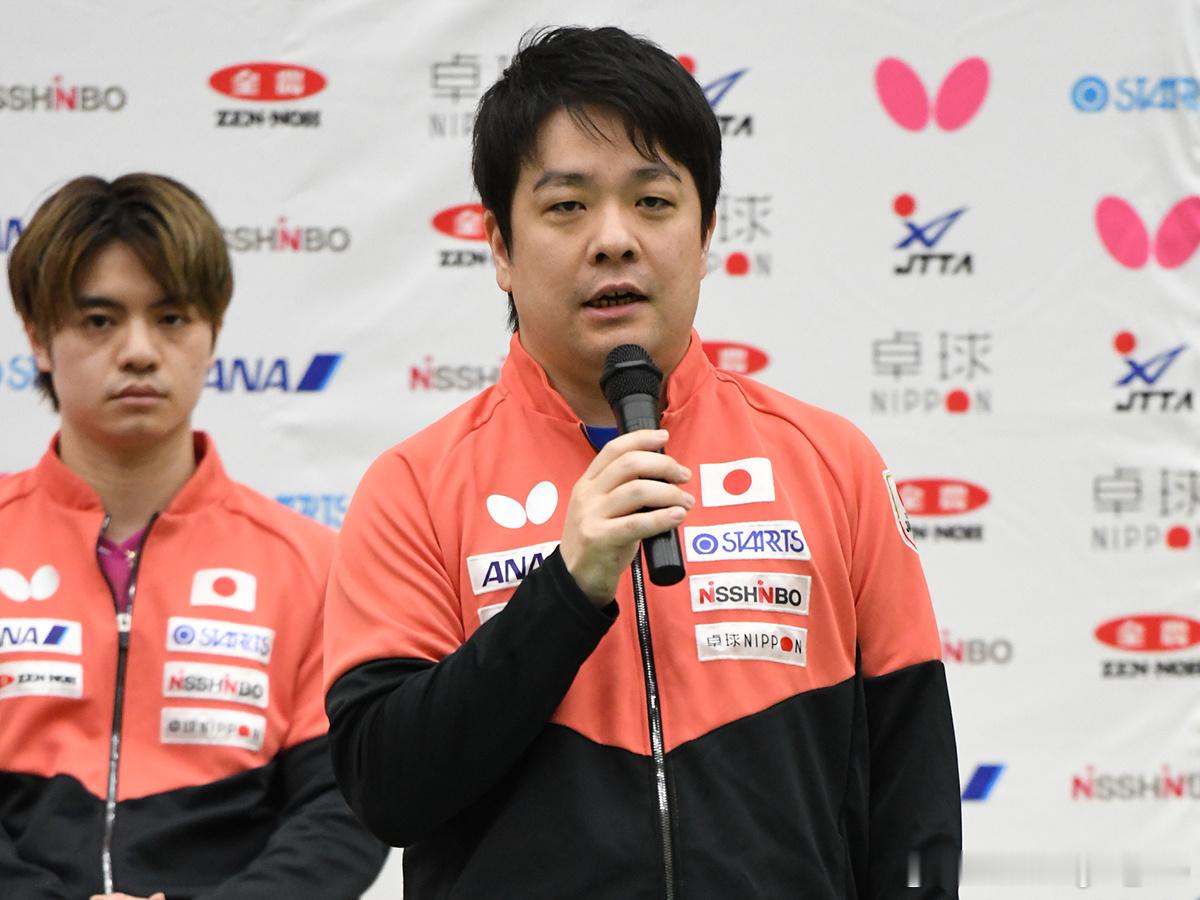 【卓球王国】出征伦敦世乒赛的日本男女队举行发布会岸川圣也：这是“史上最强的5人