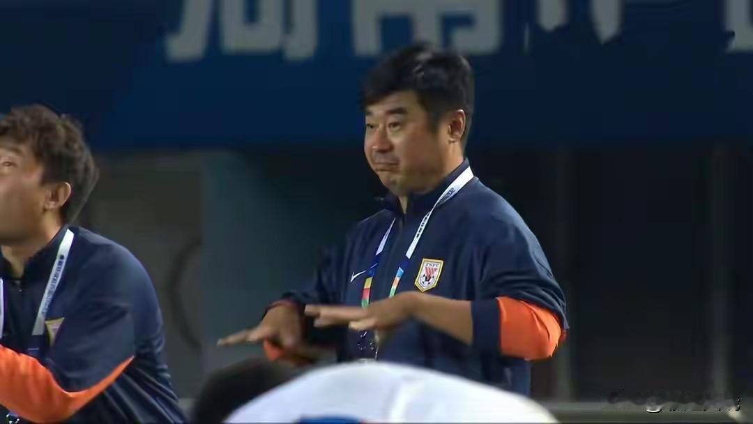 韩鹏求变，变了首发阵容，刘洋和克雷桑压根就没去客场！泰山队本场放弃了控球，踢