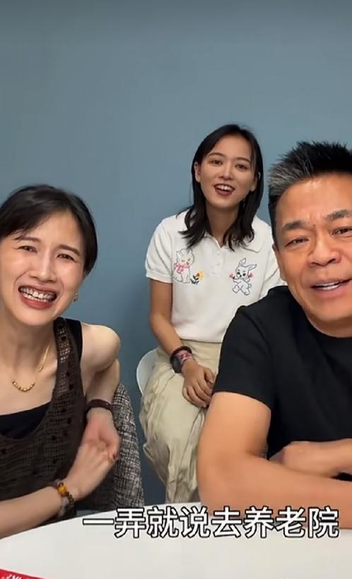主持人问孙浩：“年龄大了以后，会考虑集体养老嘛？”没等问完，孙浩立马打断，坚决
