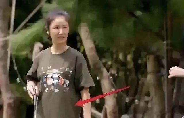 47岁林心如素颜被拍像路人，这状态真的老到认不出？