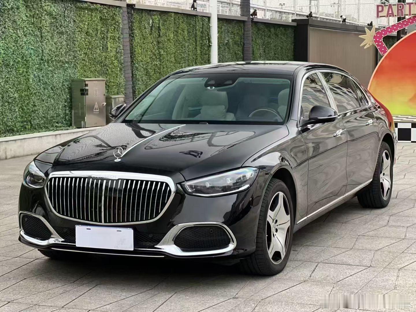 迈巴赫S480黑外米内，带车衣，22年4.9万公里，升级高音旋转喇叭，车主喊1