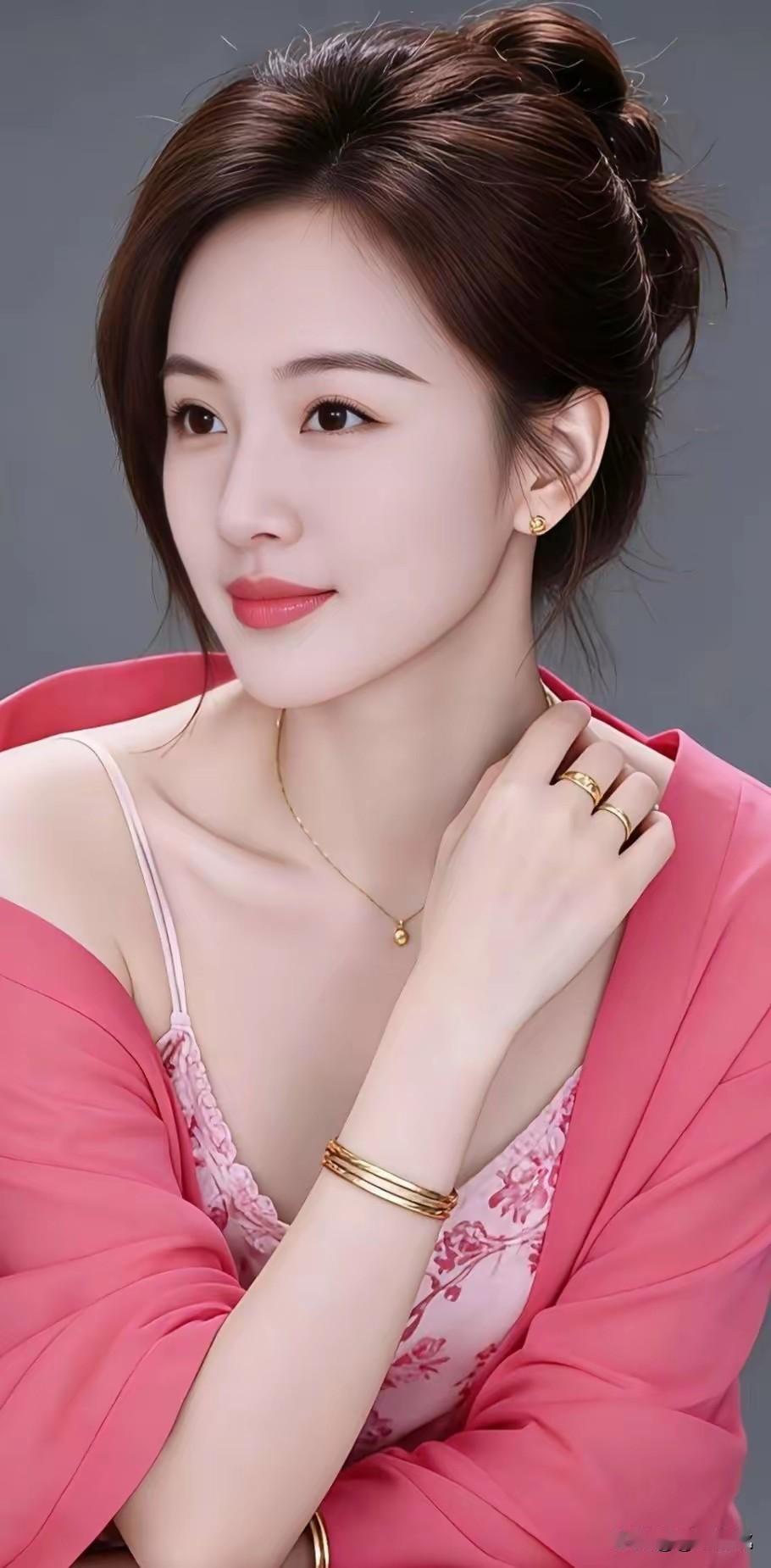 千里迢迢常挂念，有缘相识无缘伴。左等右等等不见，心有灵犀能团圆。