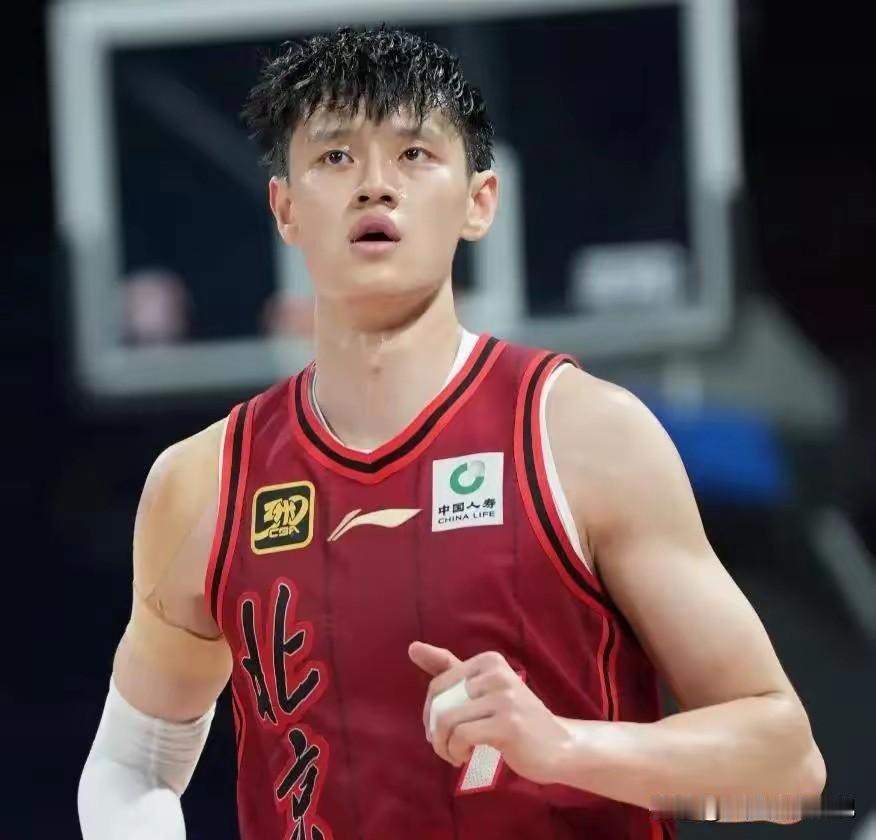 国家队集训，赵继伟，曾凡博，徐杰离队！今日传来中国男篮最新消息，经过一段时间集