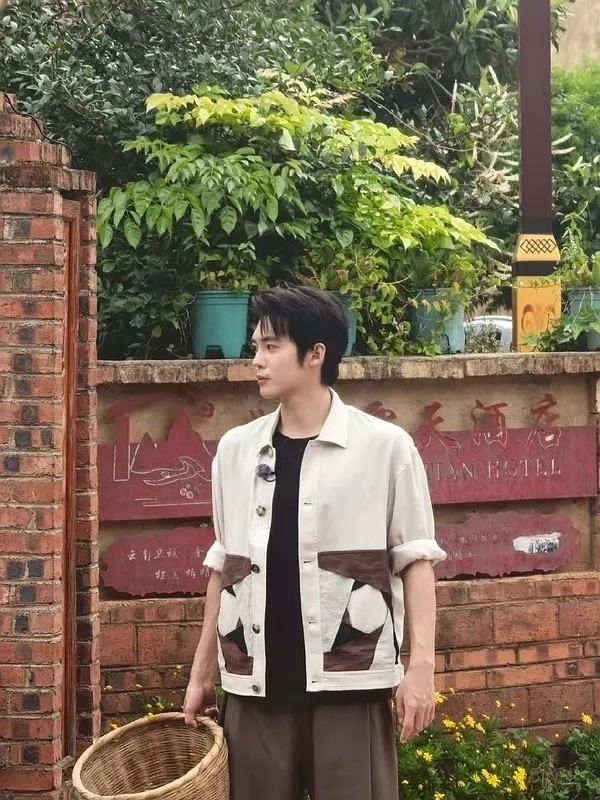 于适央视综艺《山水间的家》路透和撒贝宁老师一起在云南录的旅游综艺​​​