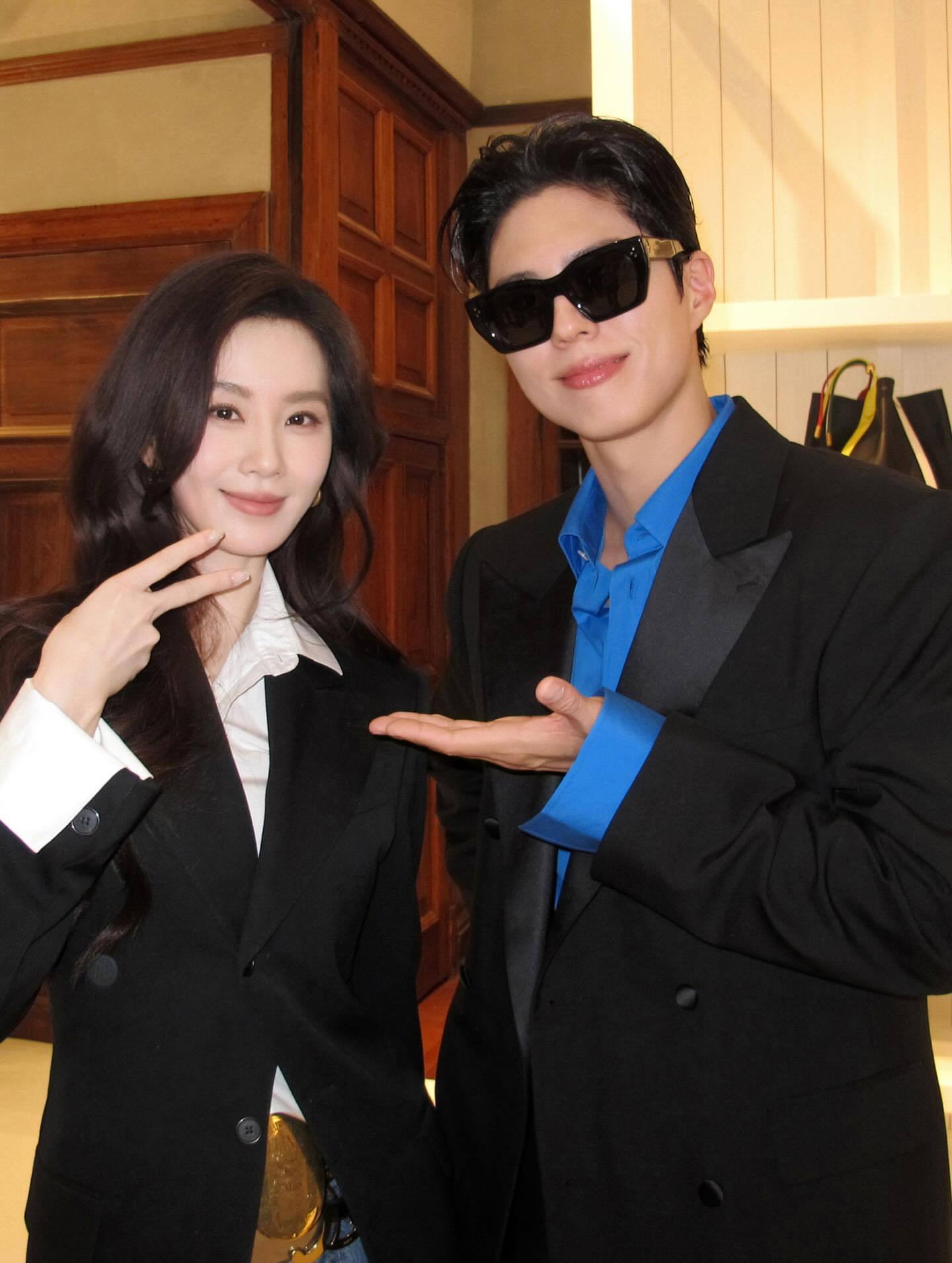 朴宝剑拍的刘诗诗王安宇孙千刘诗诗私下真的好鲜活生动，感觉朴宝剑是看过刘诗诗的剧的