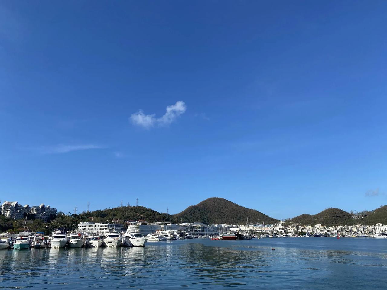 老人身体差，活得太长寿，真的拖累我公公去世一年了，火化那天，大家没有悲伤，只有