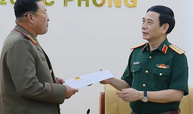 又用大米换导弹？越南国防部长会晤朝鲜代表，眼睛里全是尊重和羡慕！据朝中社和越通社报道，以朝鲜国防省副