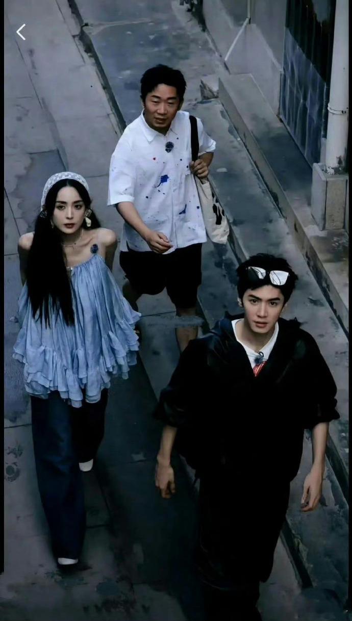 网友：把杨迪P掉，这个图瞬间高级了杨迪：这届网友太没有礼貌了