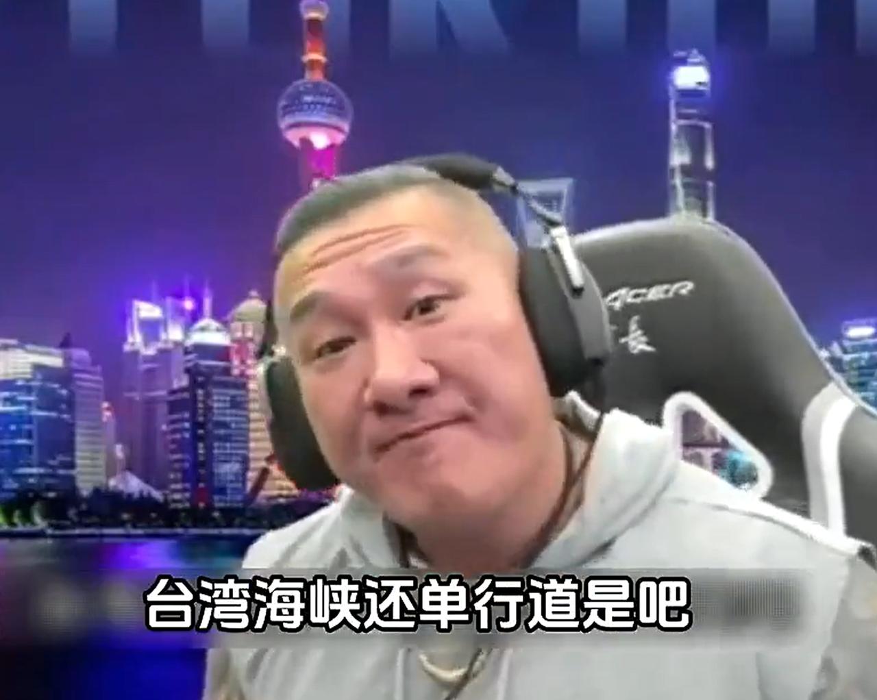 馆长都要气炸了！于北辰第二来了。于北辰说，只要把台北的红绿灯都改成红灯，登陆