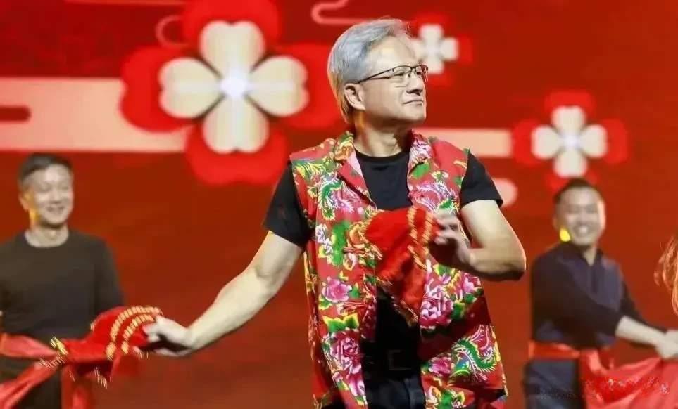 黄仁勋来中国，一群人逛菜市场；马斯克来中国，街头吃煎饼果子；耶伦来中国，一群