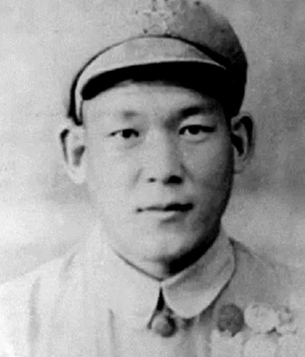 1951年，一位志愿军战士在弹尽粮绝之际，毅然跃出战壕，挺起刺刀连续刺倒6名美军