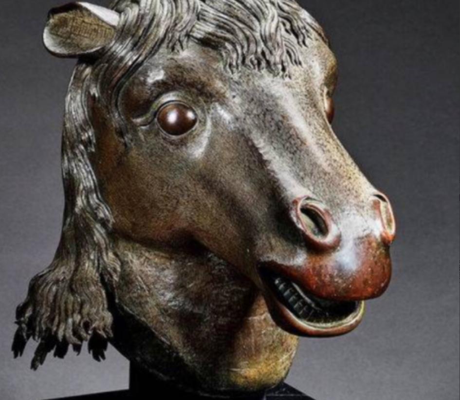 2019年，圆明园丢失的“马首”被赌王买回并捐回祖国，然而，令人没有想到的是，专