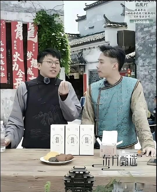 离职真相：主动求去还是被动出局？虽然官方声明称其为“个人职业规划”，但综合各