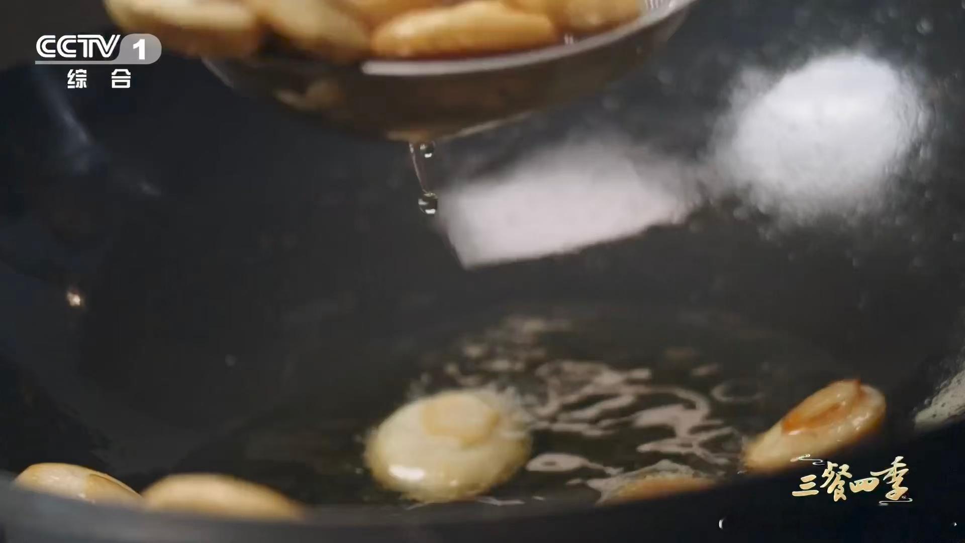 中国人对下饭菜的执念杏鲍菇的鲜味居然藏着小秘密！天然核苷酸和氨基酸自带鲜感，不
