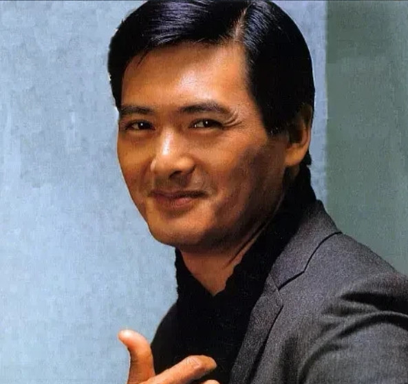 1995年，周润发夫妇在自家的花园里发现了一个血淋淋的猫头时，当场吓坏了。因为当
