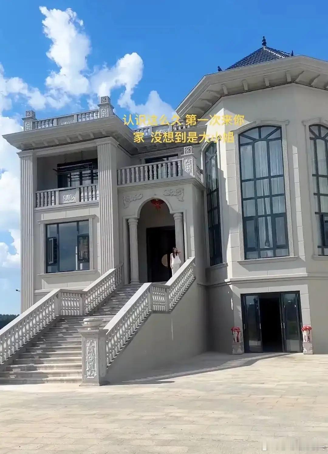 “解释不清了！”江西一位美女，第一次去好闺蜜农村的家里玩，结果刚到闺蜜家的门口，