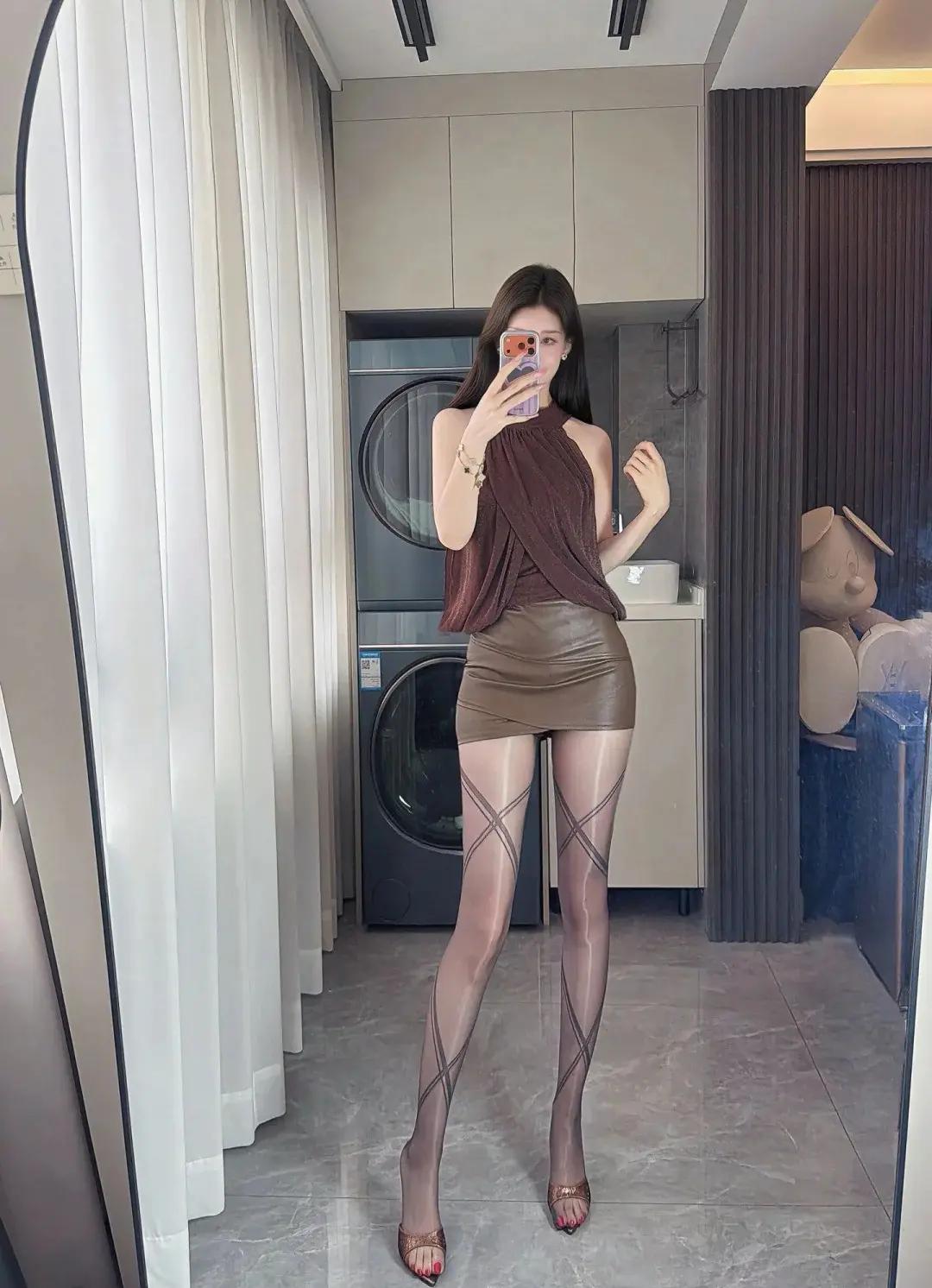 绝美身材，这样的美腿你爱吗？