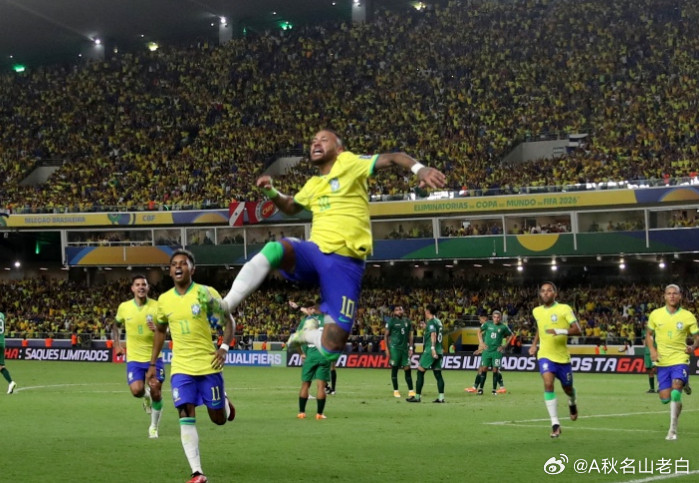 马尔基尼奥斯接受巴西媒体UOL的采访，谈及内马尔等话题。关于内马尔我坚信内马尔能