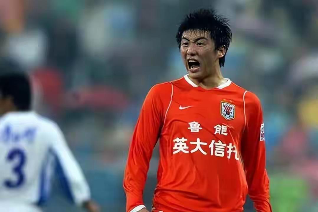 山东泰山队近几天倍受网友争议，其实球迷关心的并不是换不换主教练，换不换外援马德鲁