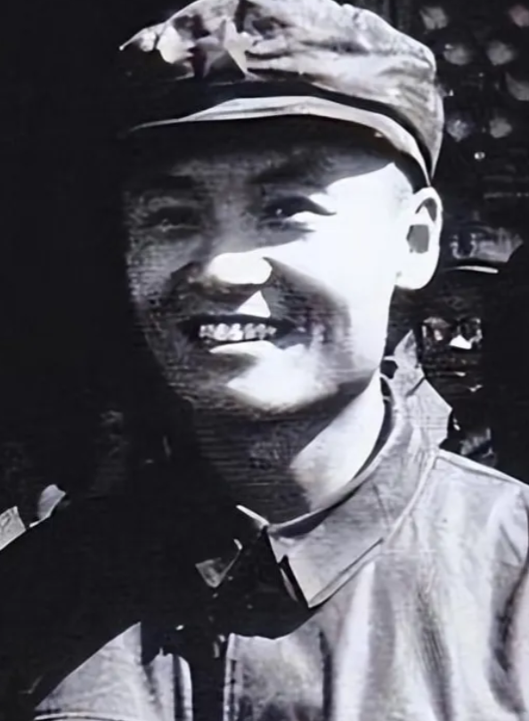 1976年10月，相关集团被中央粉碎后，有两名十分重要的沈阳军区高级干部，也被隔