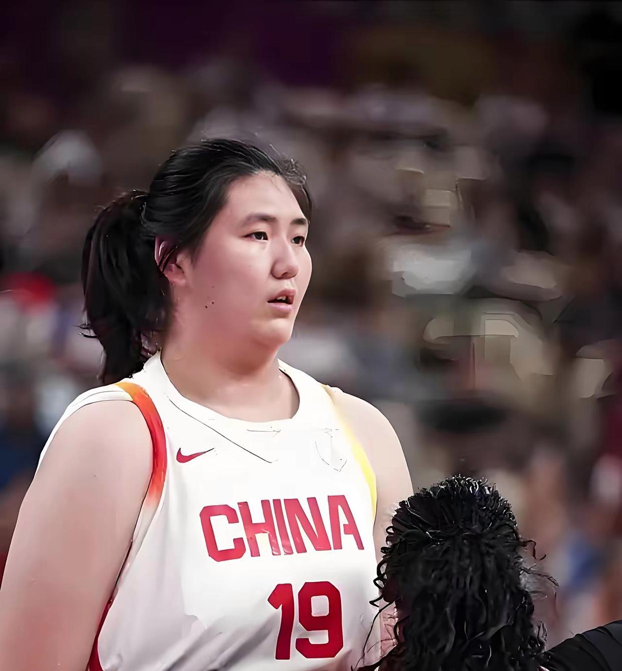 实话实说，中国女篮，张子宇由于身高太高，自然要比刘禹彤在灵活度上略慢点，这也是她