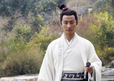 2015年，郑晓龙筹拍《芈月传》，请孙俪演芈月，却遭到了拒绝，而黄轩去试镜，却遭