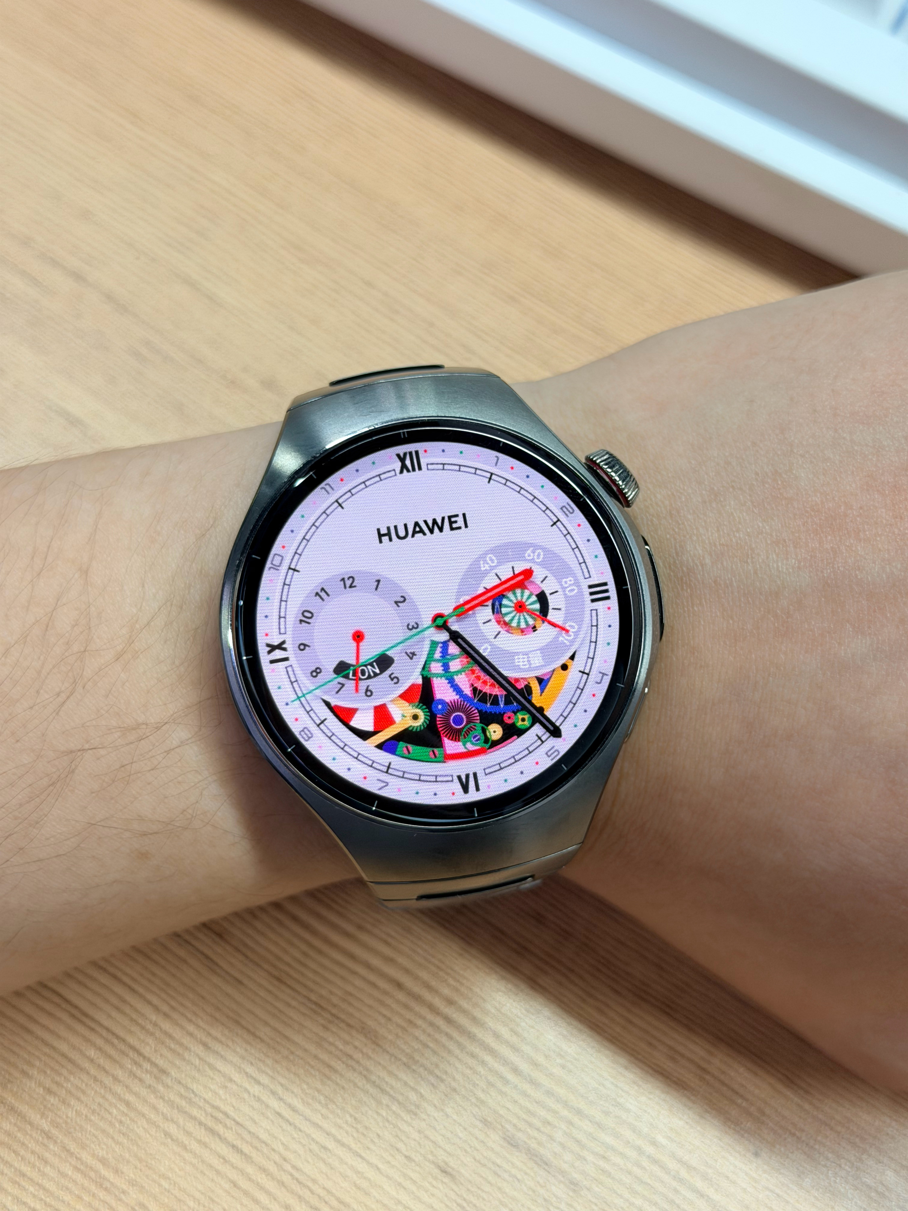 华为成全球第一大表厂华为这些穿戴设备确实做得好我现在手上的正是Watch5