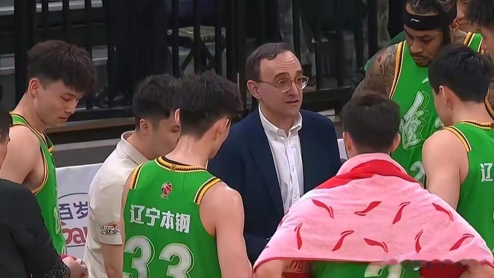 辽篮赛季首战，7月8日公开热身赛，对手吉林队，付豪，李虎翼等出战，球迷
