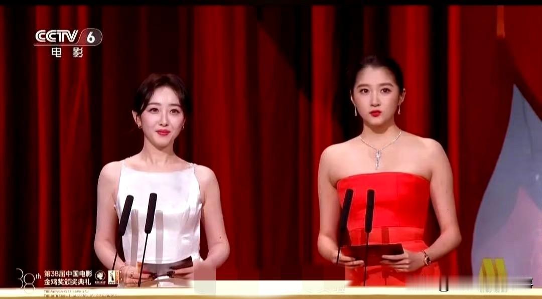 《关晓彤“上镜吃亏”：是胖还是壮？造型选对才是关键》金鸡奖颁奖礼上，关晓彤
