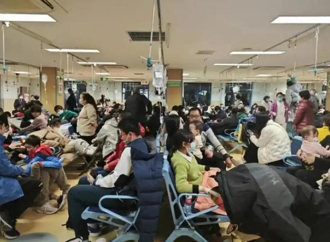 抗病毒特效药来了！现在得流感的人不少。卫健委推荐了三种药。奥司他韦是最常