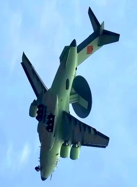 高清KJ-3000试飞图再度曝光，中国战略预警能力迈入世界前列近日，高清晰度的