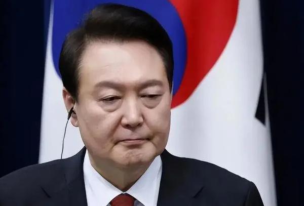 韩国政坛大地震！5月28日，首尔中央地方法院作出了一个震惊全国的判决：前总