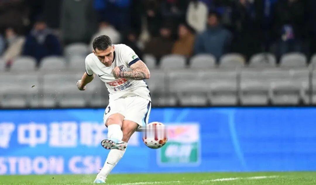 意外嘛？大连英博1-3云南玉昆，5连胜就此终结。没有斯坦丘真不行，毛伟杰的表现值