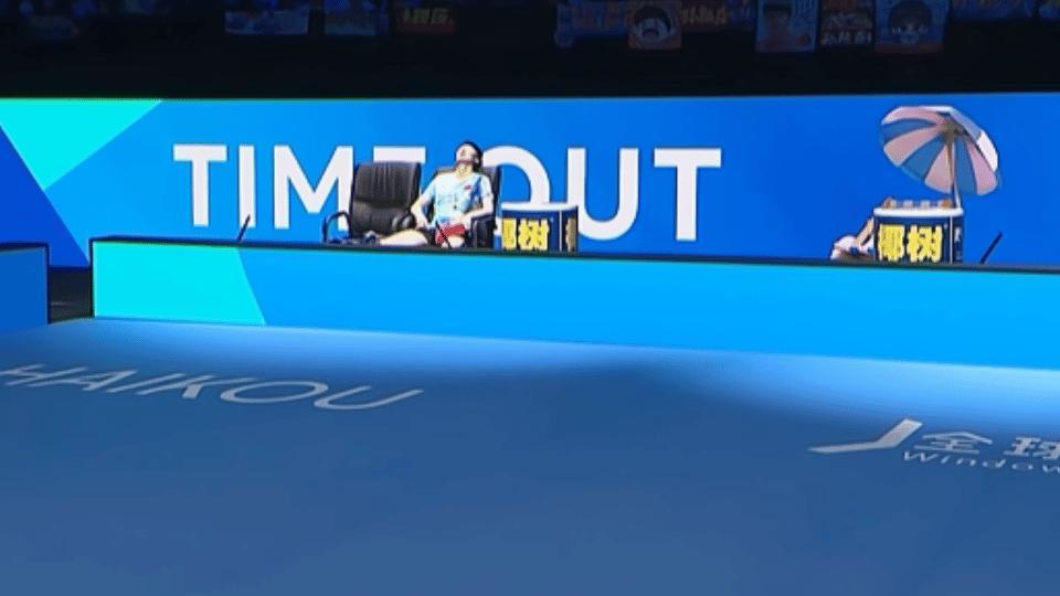 看到王曼昱暂停期间回到座位已经累到必须闭着眼睛闭目养神一会儿，就不会怪王曼昱以两