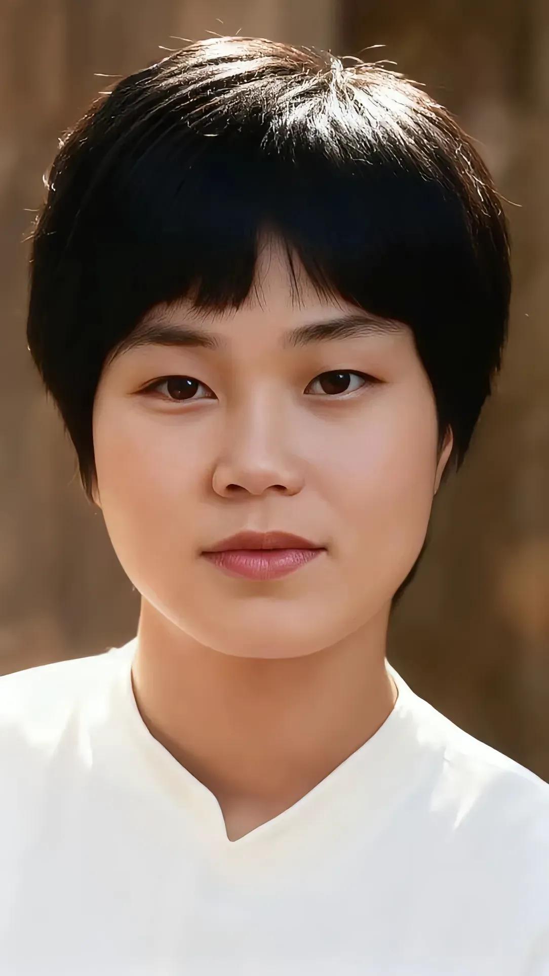 终身怀念大革命失败后，毛主席领导秋收起义，杨开慧则带着孩子和保