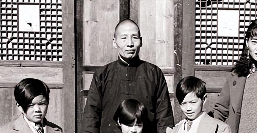 中国抗战时期两位拥有重兵却始终没有出兵抗日的军阀究竟是谁？1939年初冬，康定