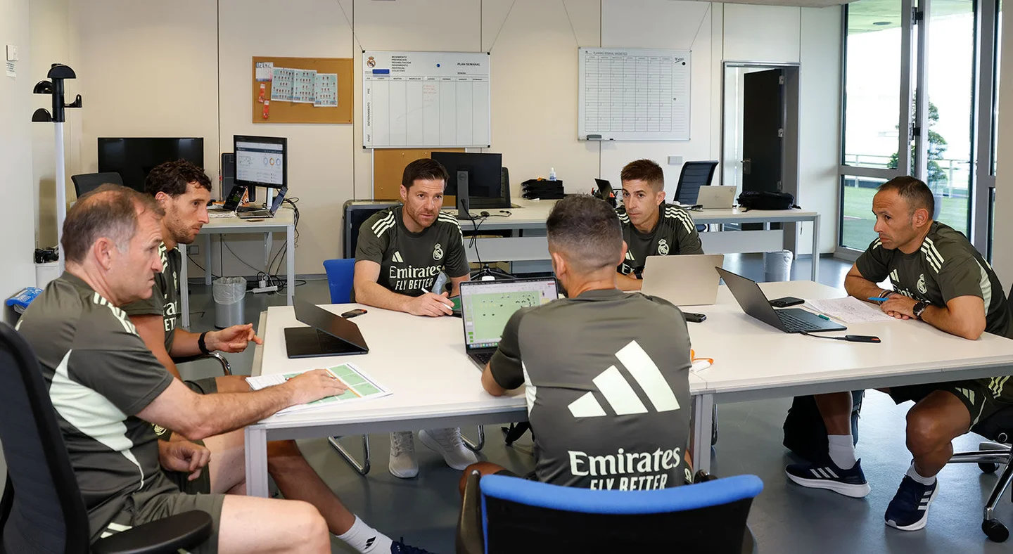 阿斯报：球员身体状况目前是俱乐部董事会最关心的问题。过去几个赛季，这项工作由平图