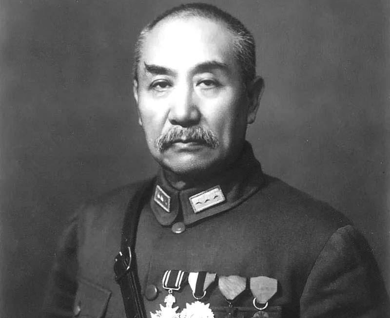 阎锡山在台湾隐居十年，卸下全部政务职务，每月领取资政俸禄，日常食宿由当局统一安排