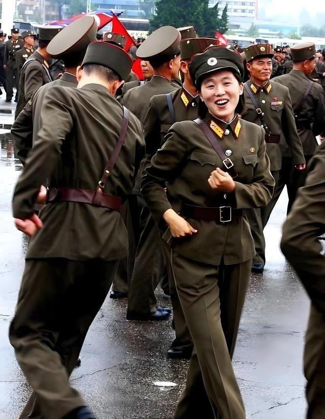 朝鲜现役军人有约130万，位居全球第四，靠什么养这么多士兵呢？朝鲜的军队人数