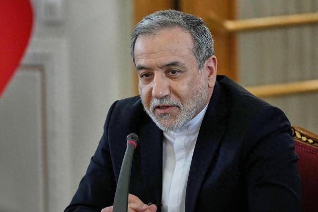 美军取消军事行动后，伊朗外长火速致电中方，期待北京发挥更大作用！1月15日，