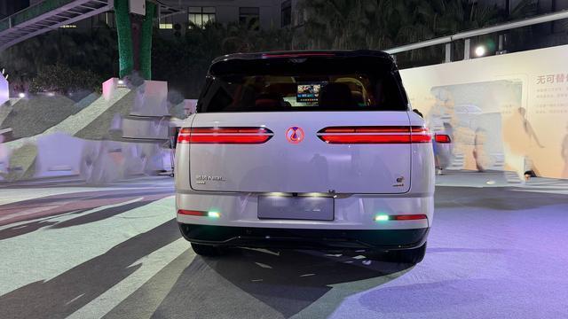 在国内买车可以闭眼入的五大车企:1、比亚迪2、吉利汽车3、五菱汽车4、奇