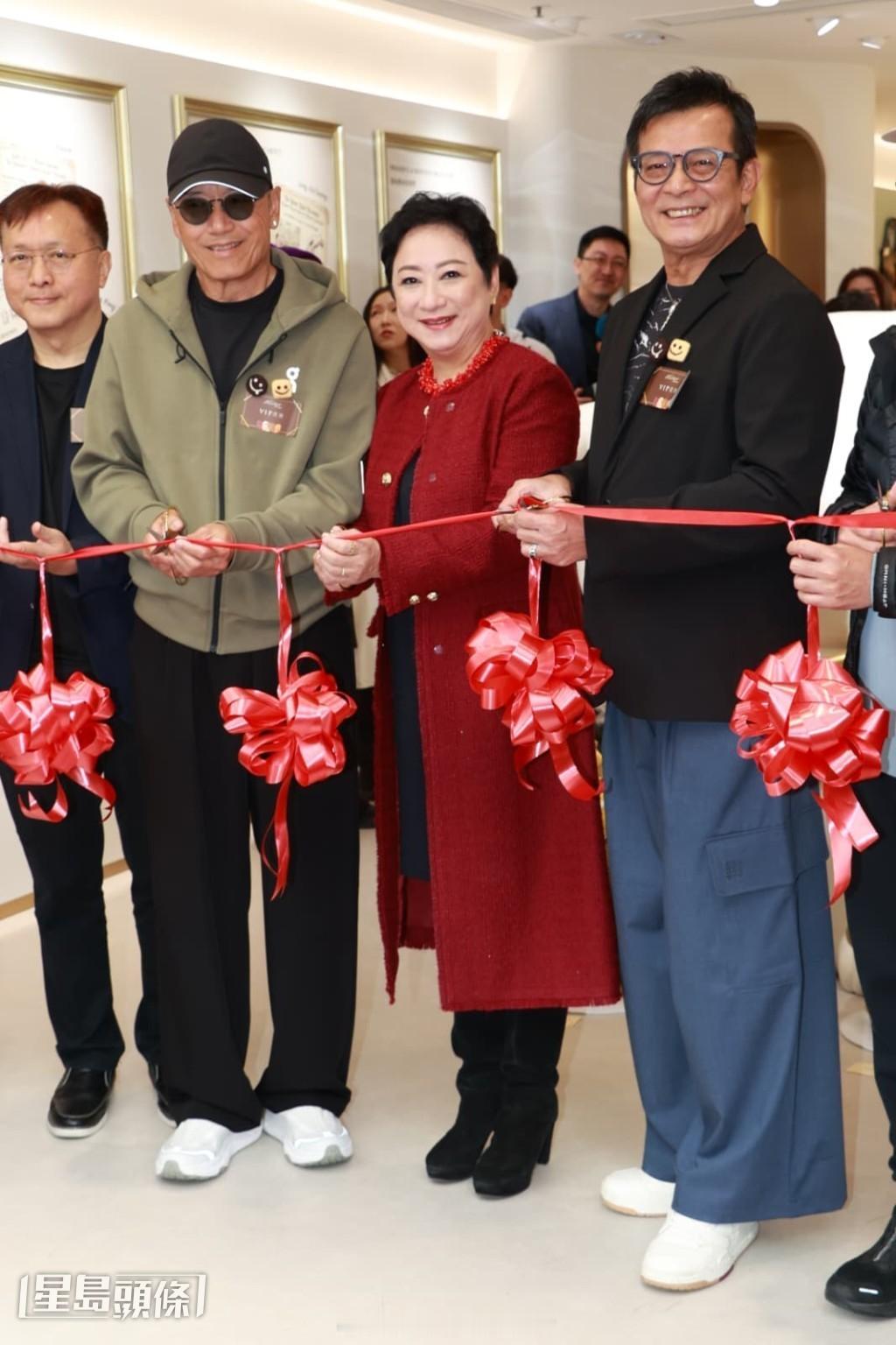 星岛：谢宁曲奇店再开分店获“丈夫”撑场苗侨伟赞Bosco拿视帝实至名归：本色演