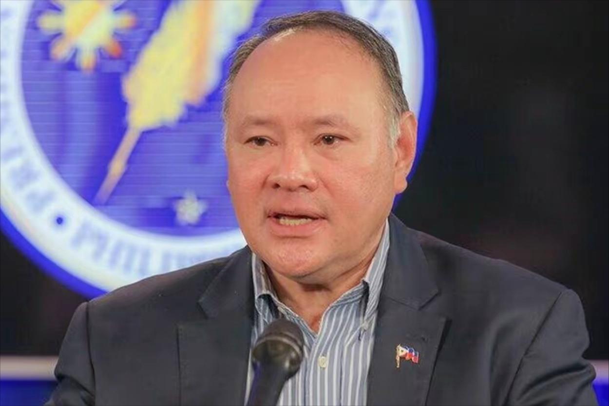 “报应”不爽？7.9级强震、还引发海啸，菲防长这个跳梁小丑还敢站出来吗？当着全世