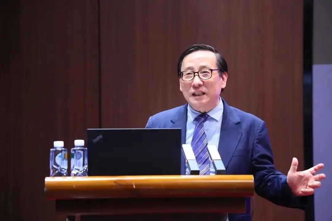 高志凯剖析李维式的买办：儿子在美国当高管，当然不希望中国赢！该学者唱衰自主研发，
